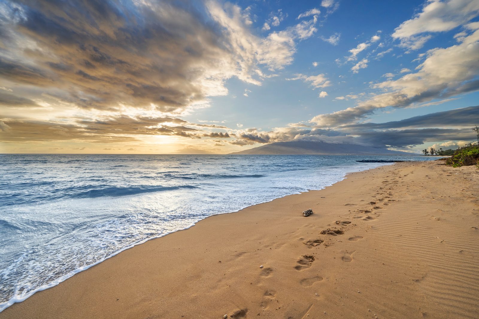 Hale Nanea Maui — private beach at sunrise